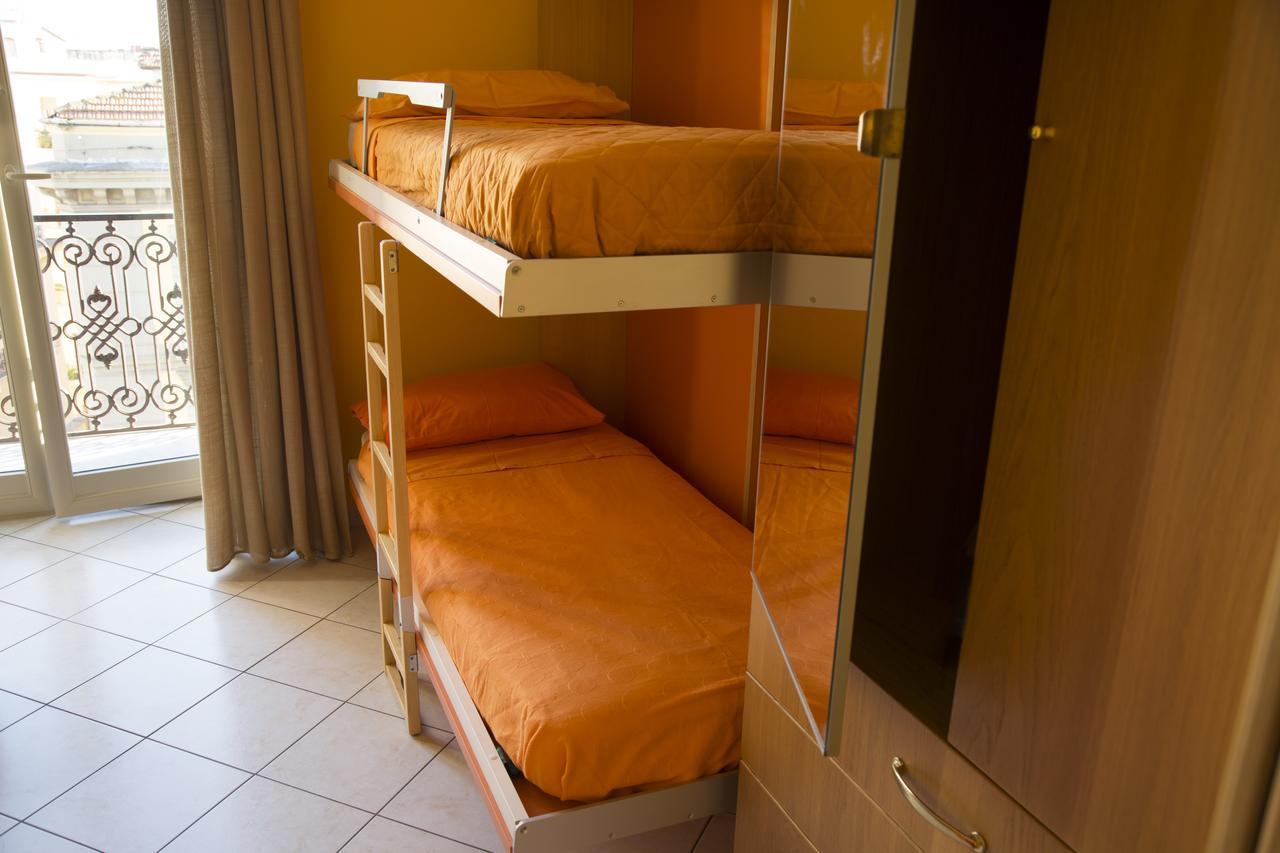 Al Centro E Meglio B&B 那不勒斯 外观 照片