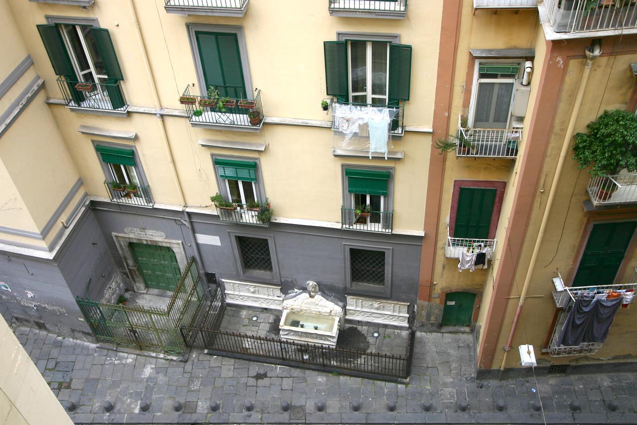 Al Centro E Meglio B&B 那不勒斯 外观 照片