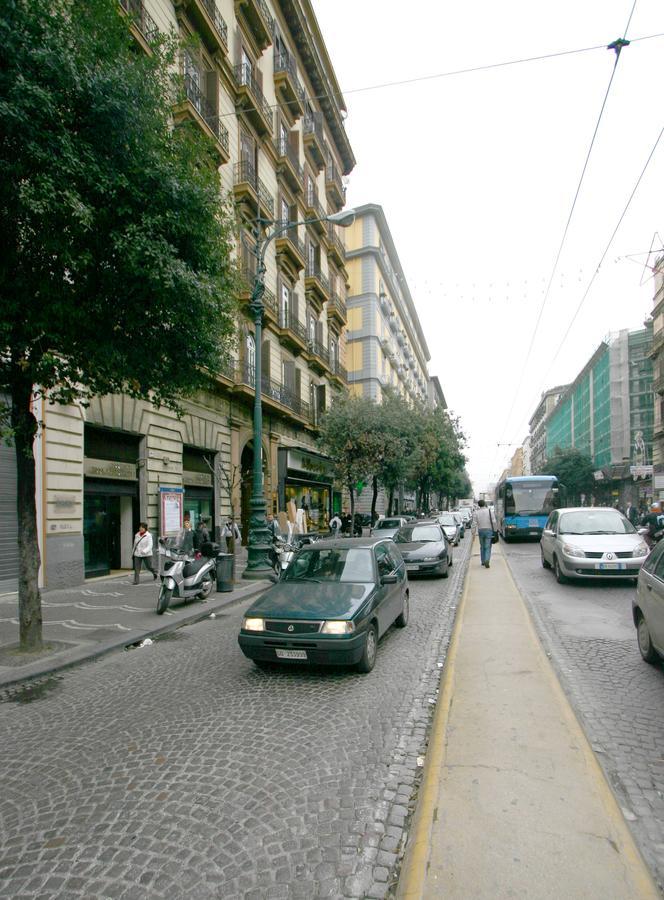 Al Centro E Meglio B&B 那不勒斯 外观 照片