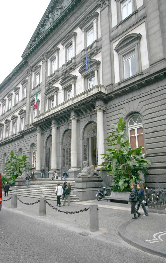 Al Centro E Meglio B&B 那不勒斯 外观 照片